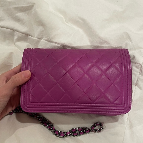Chanel lambskin boy wallet on chain purse. WOC in magenta- great condition! - Picture 3 of 7